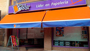 Instalacion de toldos punto recto en Badalona.